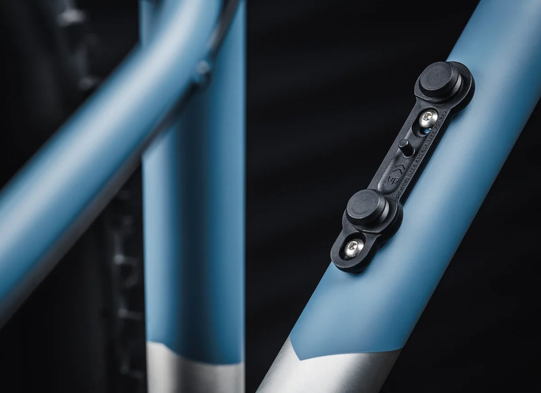 Charger 20 - Nordic Blue/Brushed