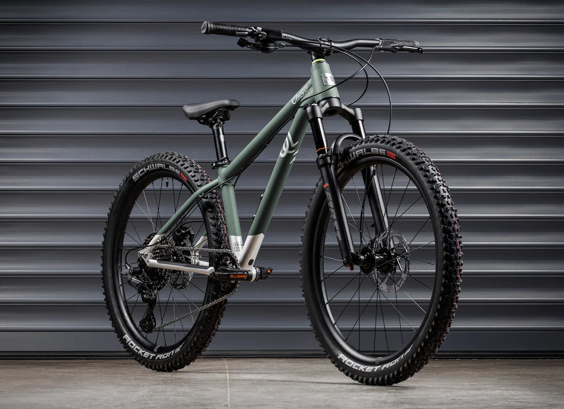 Charger 24 - Forest Green/Brushed