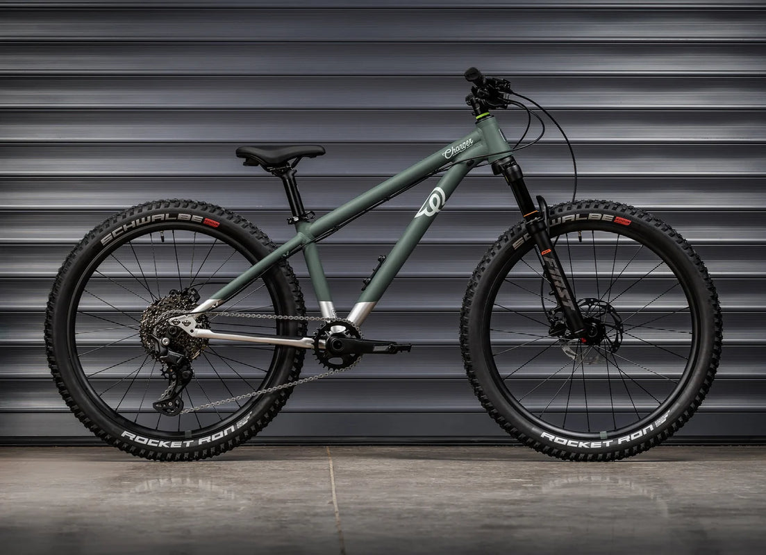 Charger 24 - Forest Green/Brushed
